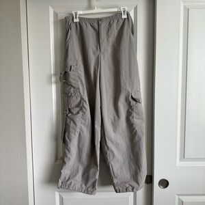 Aritzia Gray Cargo Pants Relaxed Fit Nylon
